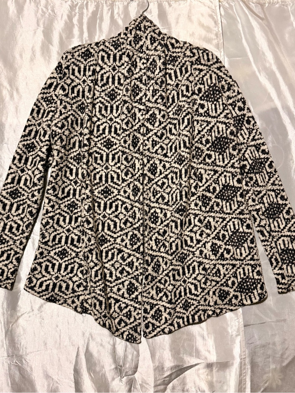 Y2K b Sharp Women’s Cardigan Gray and White Geometric Design Size Large